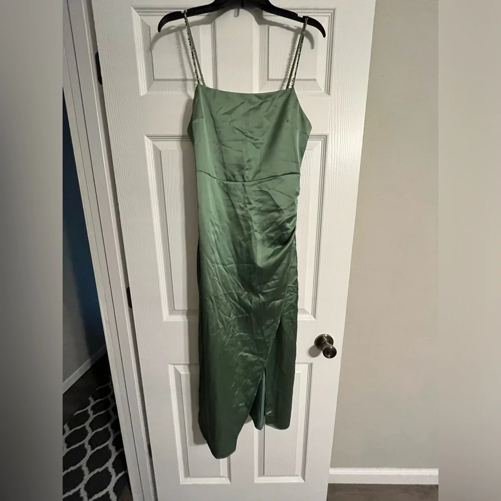 ⚠️Zara Midi Dress⚠️ - Picture 4 of 13